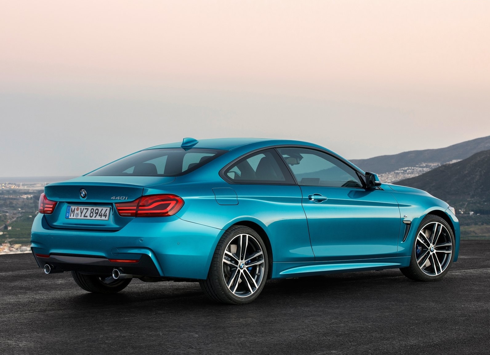https://wcar.sets.lv/cars/BMW/4.sērijas Coupe/346b166f819996eace93efd532d11e1b.jpg